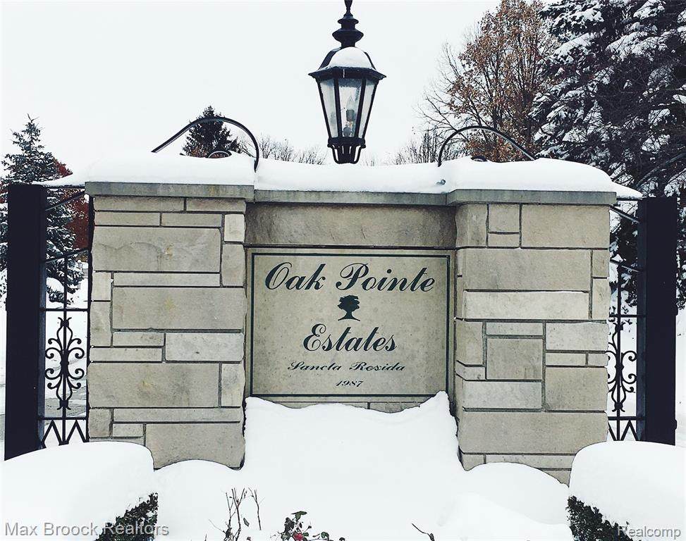 1970 Oak Pointe Drive - Photo 1