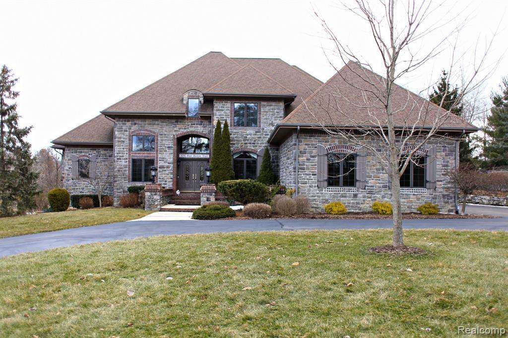 8291 Pine Hollow Trail - Photo 1