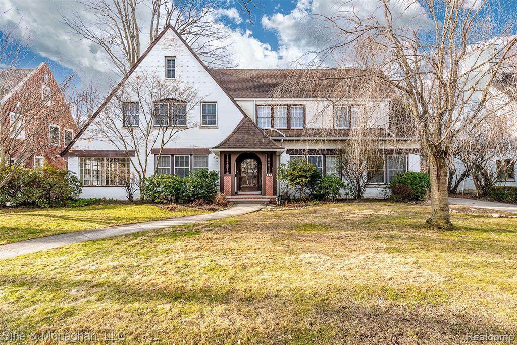 25 Roslyn Road - Photo 1
