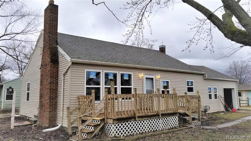 15605 Norway Street - Photo 1