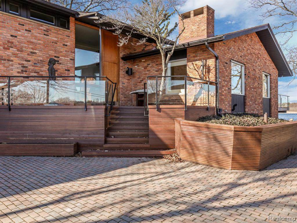 1355 Club Drive - Photo 1