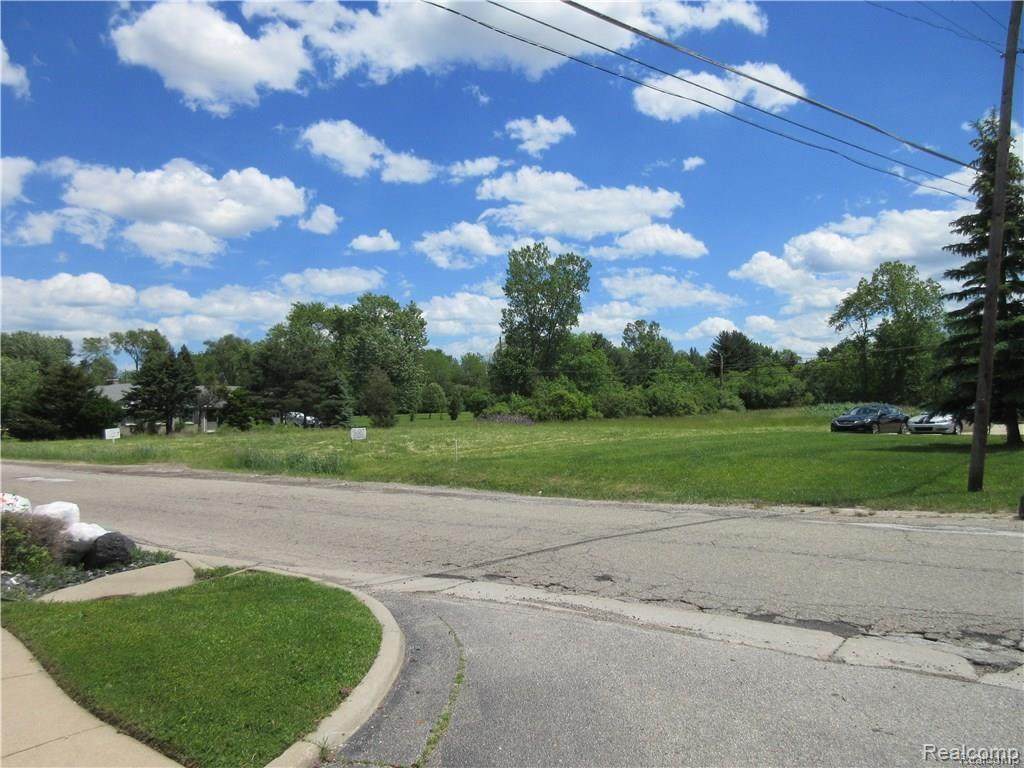 16900 Penrod - Photo 1