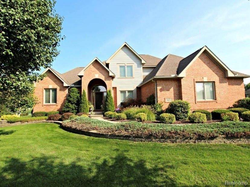 9475 Shyre Circle - Photo 1