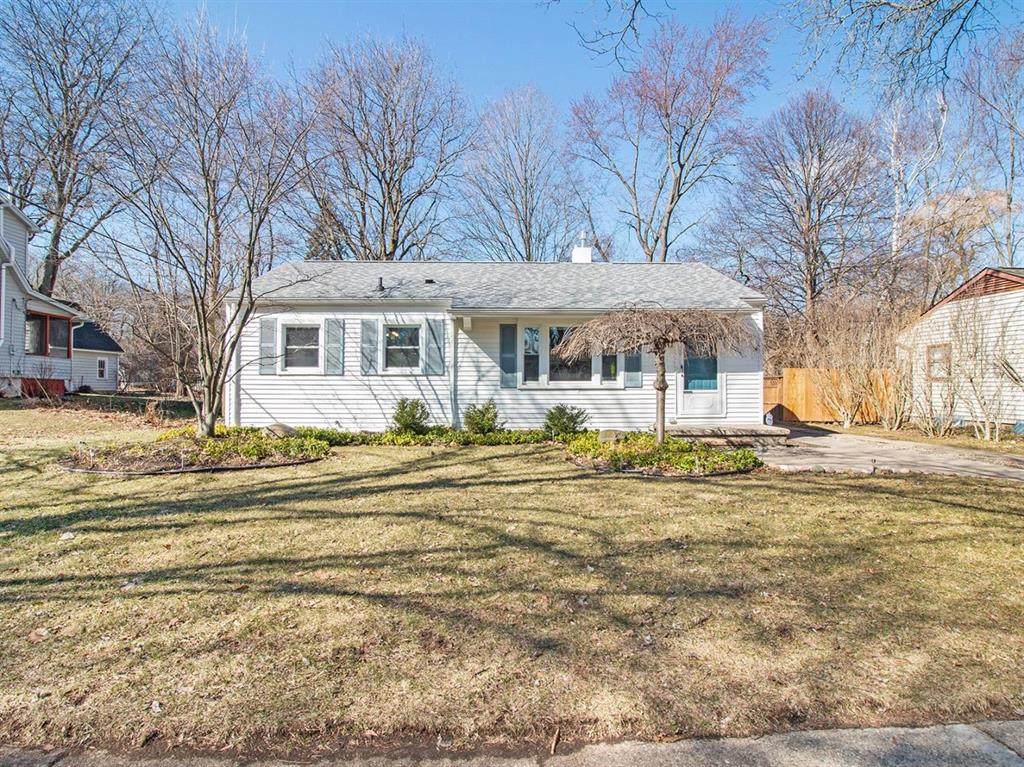 318 Gralake Avenue - Photo 1