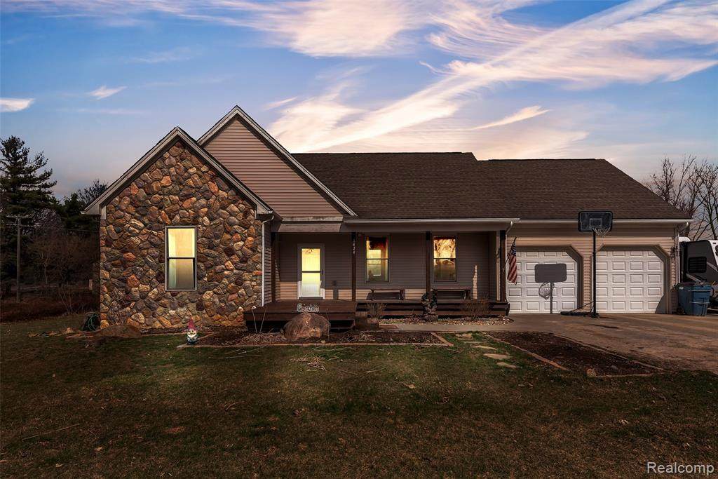 5424 Vines Road - Photo 1