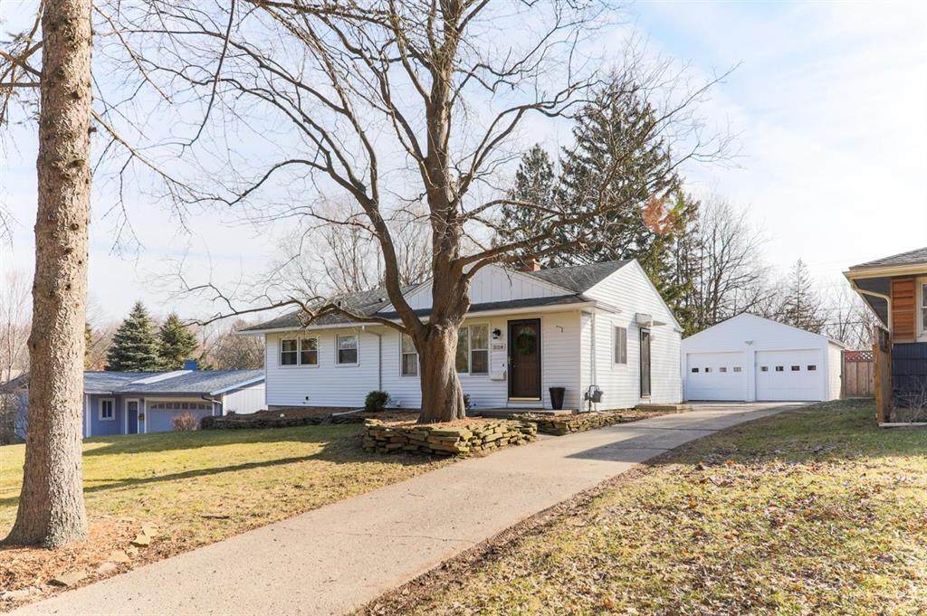 1028 Pine Tree Drive - Photo 1