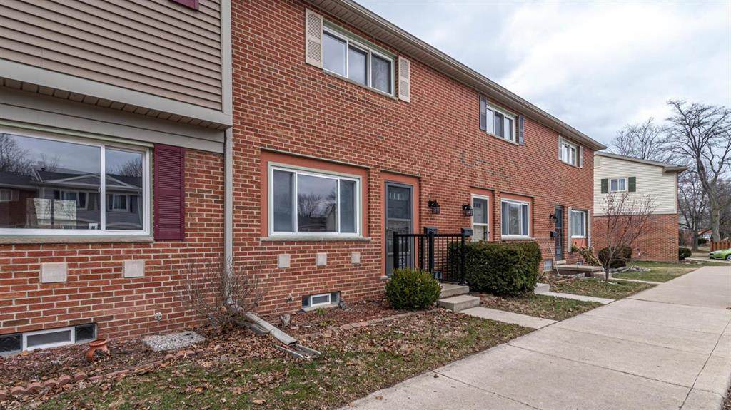 3034 Wolverine Dr - Photo 1