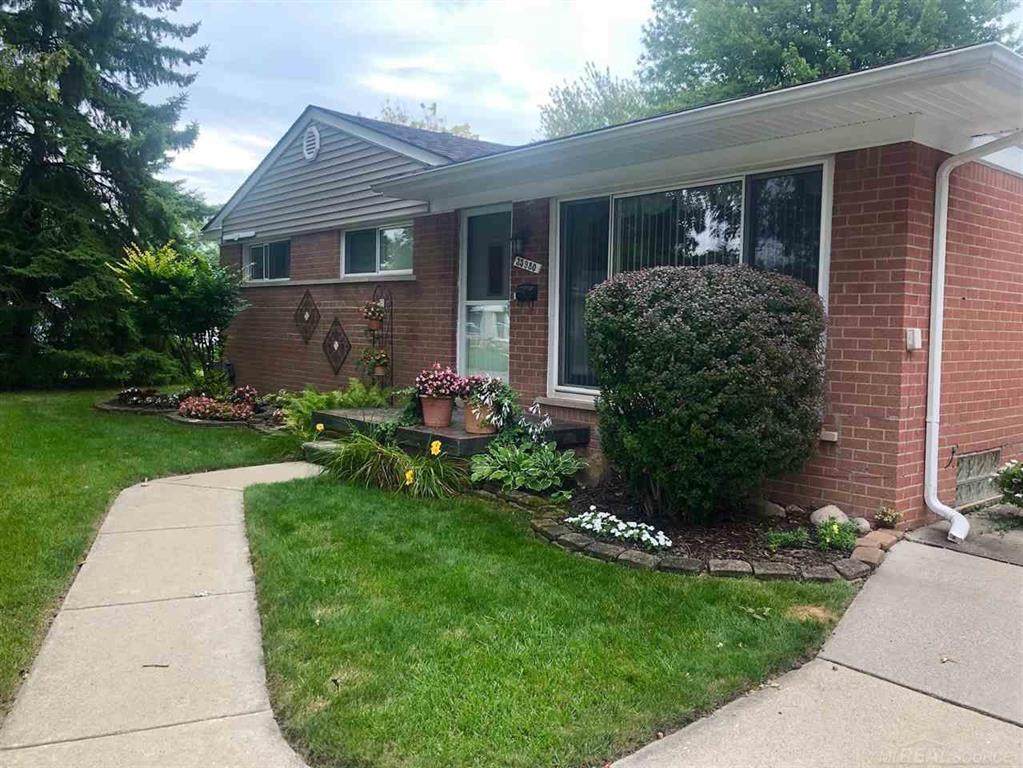 35980 Rewa St - Photo 1