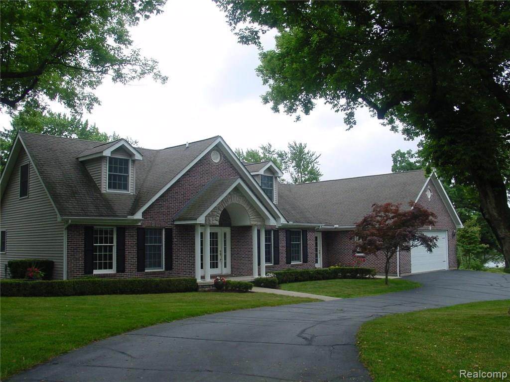 9055 Hunter Grove - Photo 1