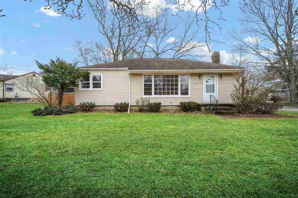 159 Cherokee Crescent - Photo 1