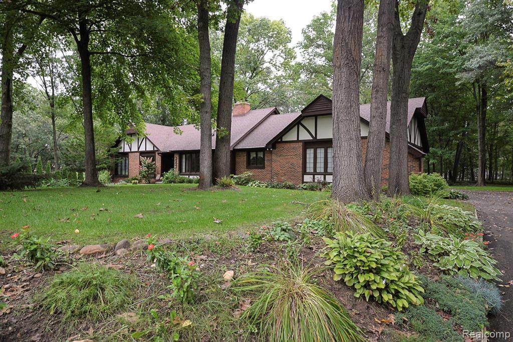 5229 Bradford Circle - Photo 1