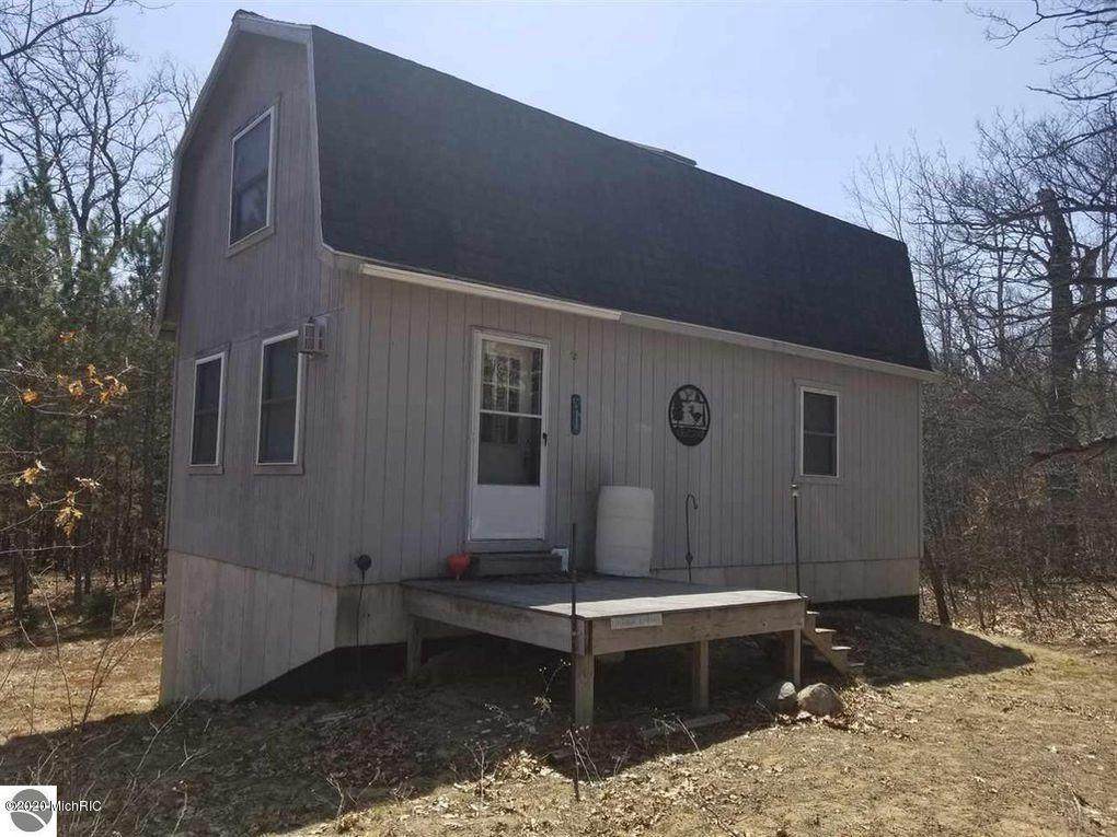 11095 Round Lake Rd - Photo 1