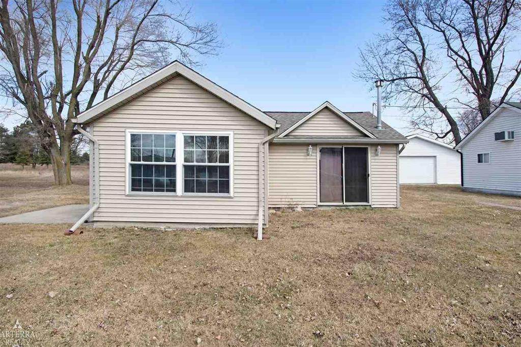 4149 Lakeview Dr - Photo 1