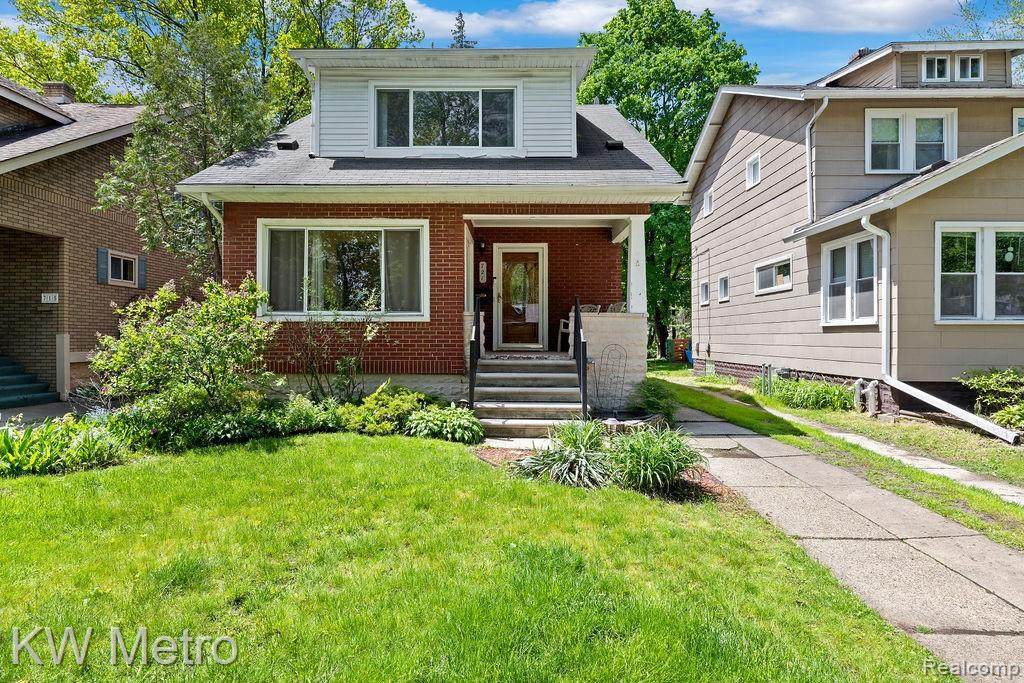 721 Laprairie Street - Photo 1 721 Laprairie Street - Photo 1