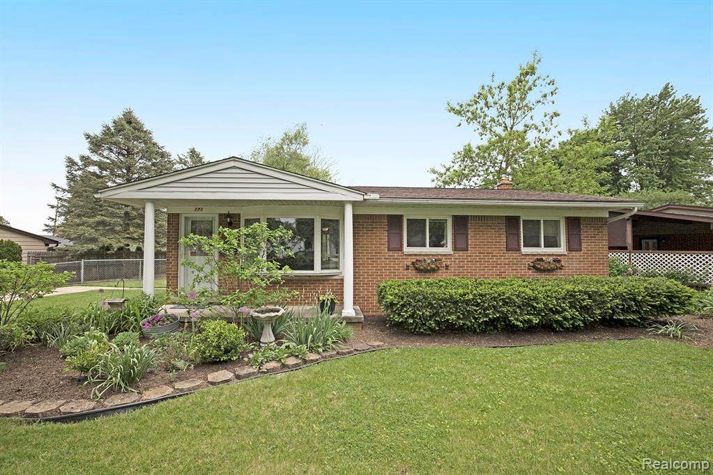 171 Woodingham Court - Photo 1