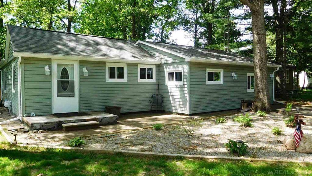 7137 Michael Dr - Photo 1
