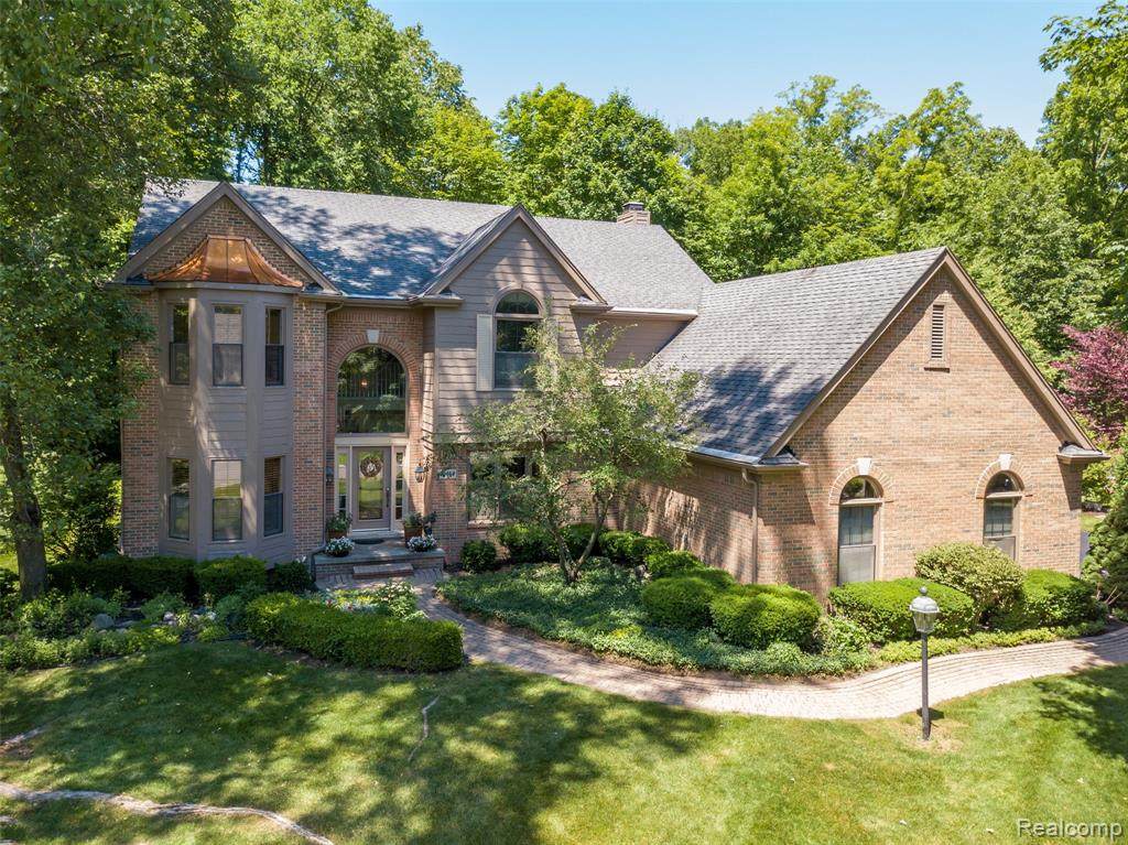 40462 Beechwood Court - Photo 1