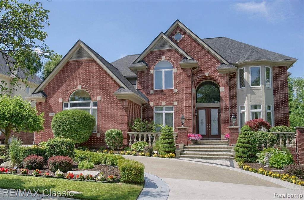 7216 Essex Drive - Photo 1