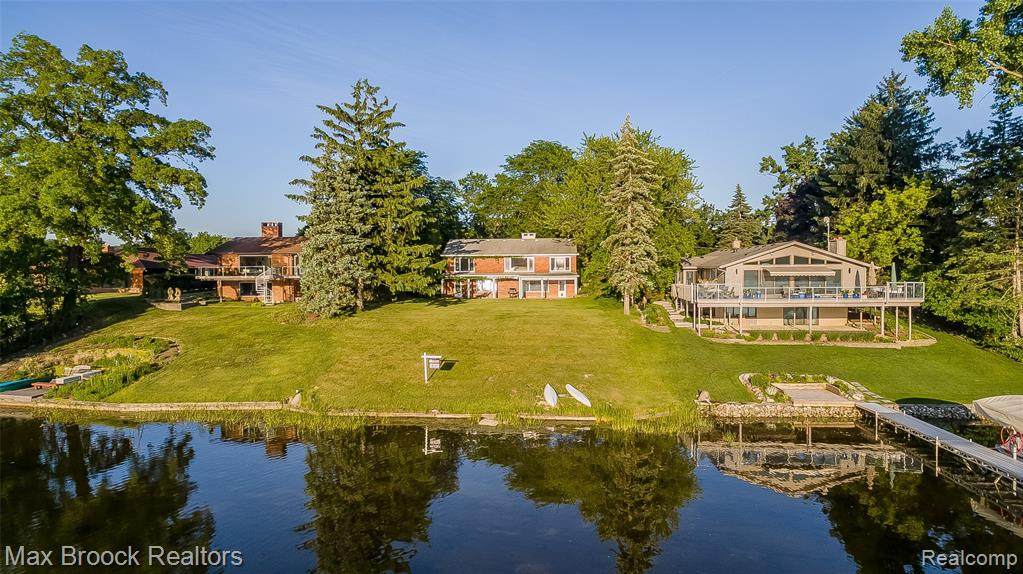 1351 Club Drive - Photo 1