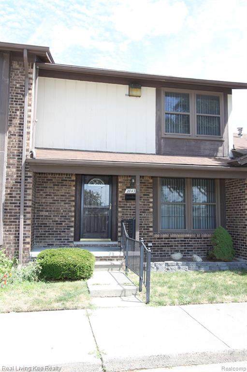 28439 Queens Court - Photo 1