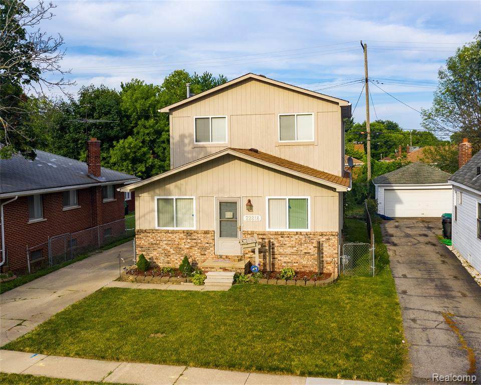22818 Donald Avenue - Photo 1