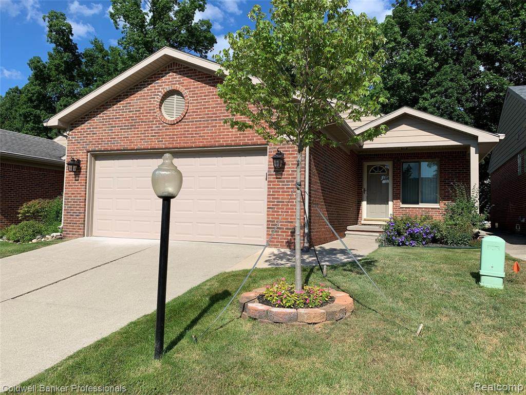 548 Willow Drive - Photo 1