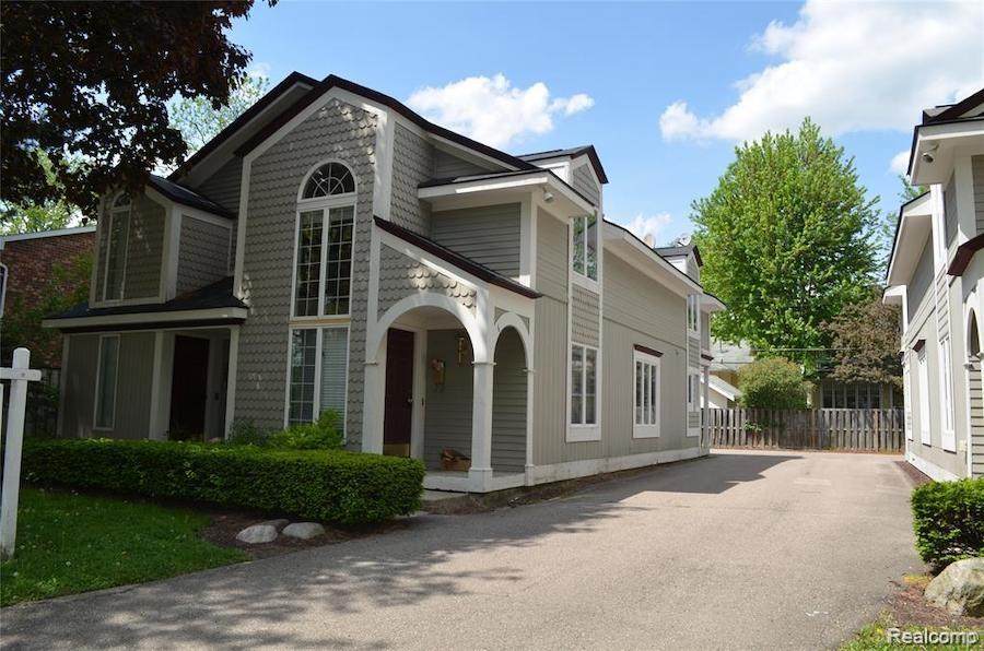 673 Lincoln Street - Photo 1