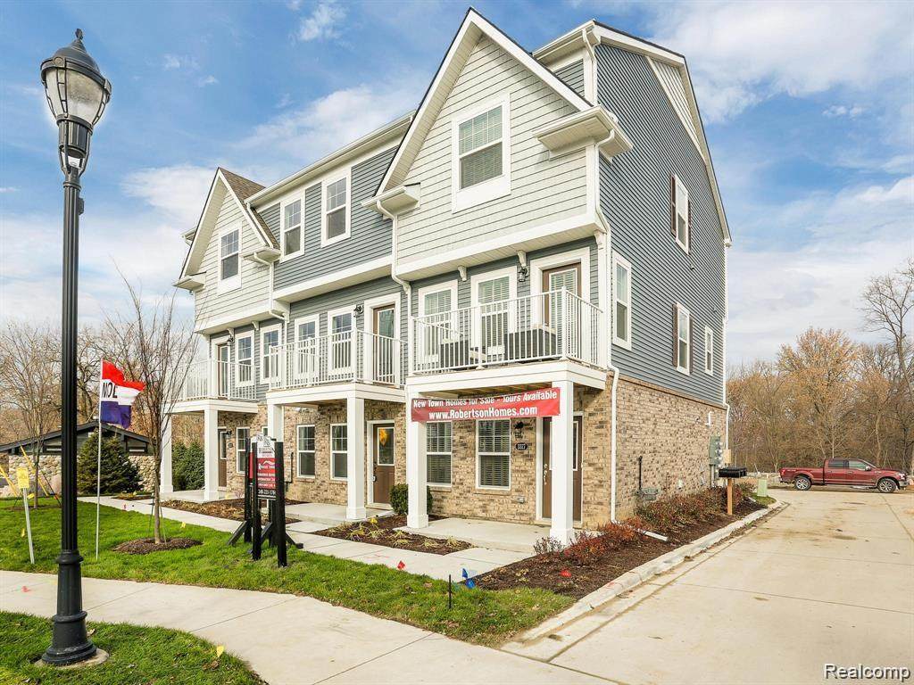 3325 Squirrel Court - Photo 1