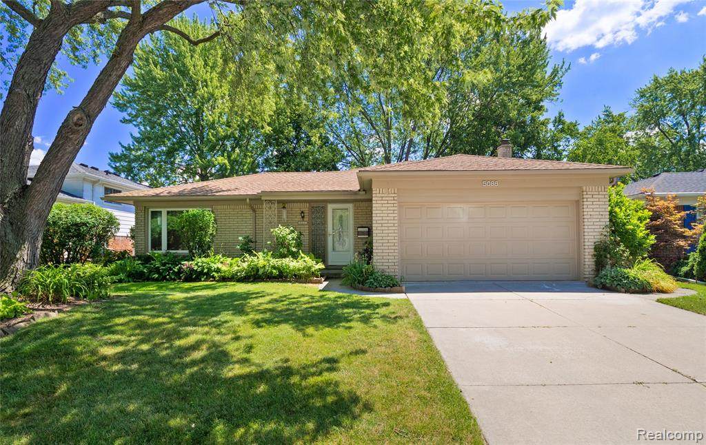 5086 Thorncroft Avenue - Photo 1