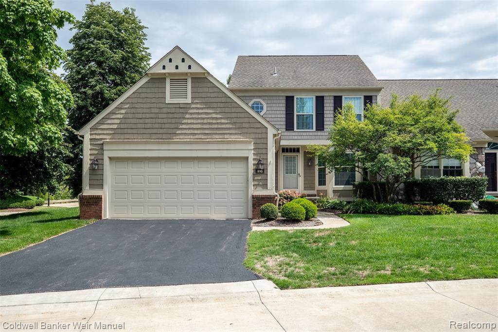 916 Tartan Trail - Photo 1