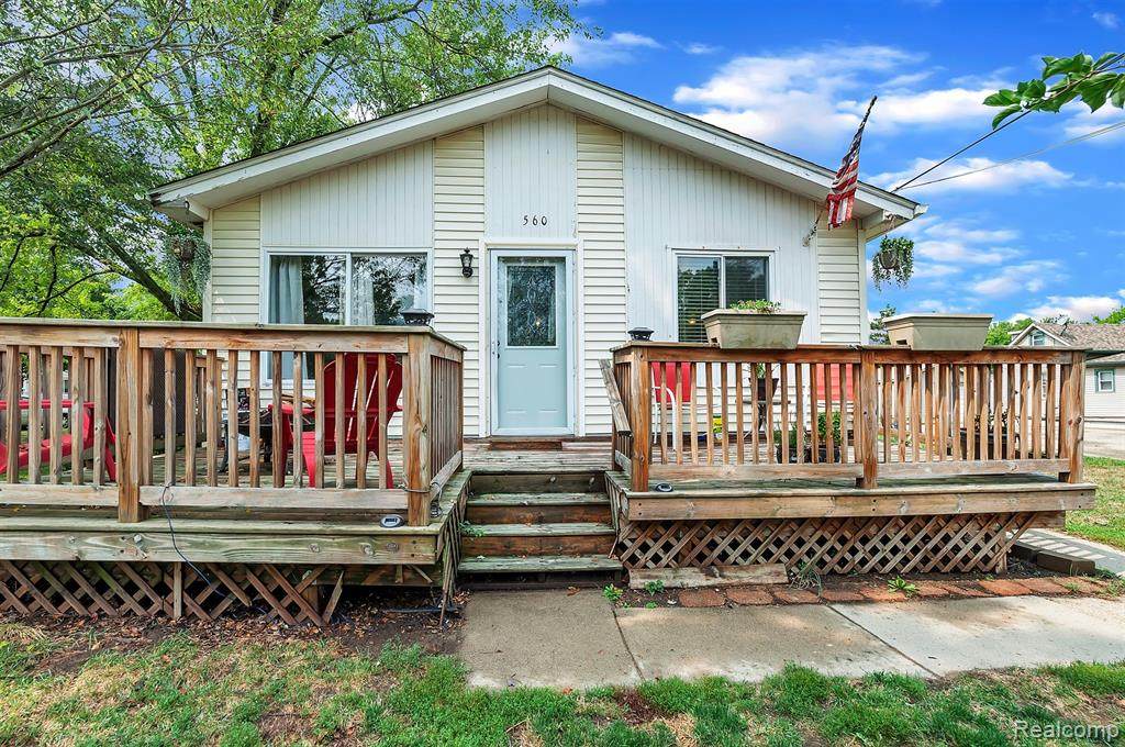 560 Mcmunn Street - Photo 1