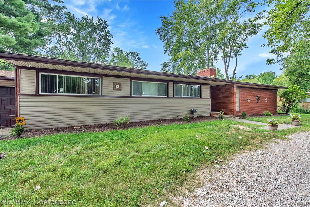 19633 Mahon Street - Photo 1