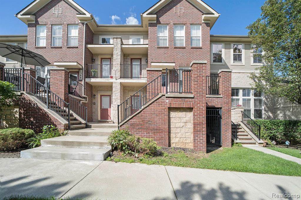1414 Fieldcrest Drive - Photo 1