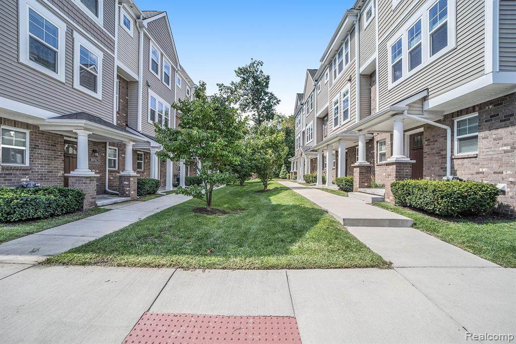 1081 Sherman Dr Unit B - Photo 1