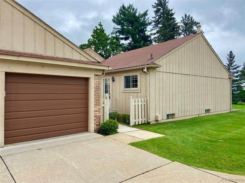 12486 Cambridge Blvd - Photo 1