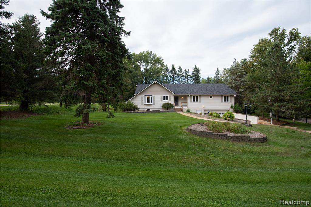 4694 Kingswood Drive - Photo 1