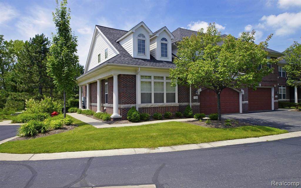 7246 Gateway Drive - Photo 1