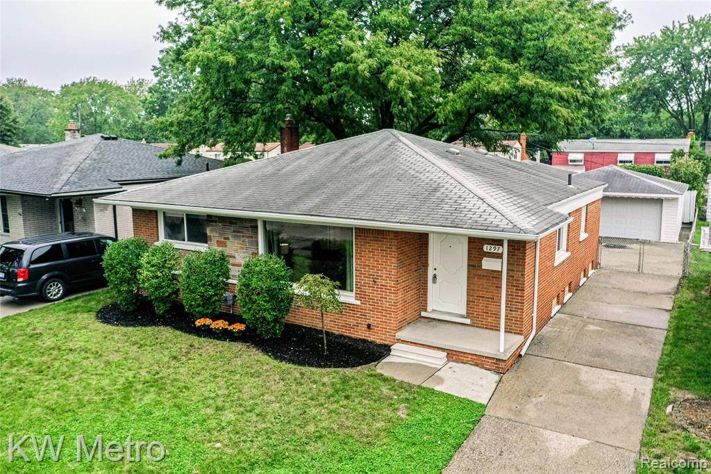 1297 Cynthia Avenue - Photo 1