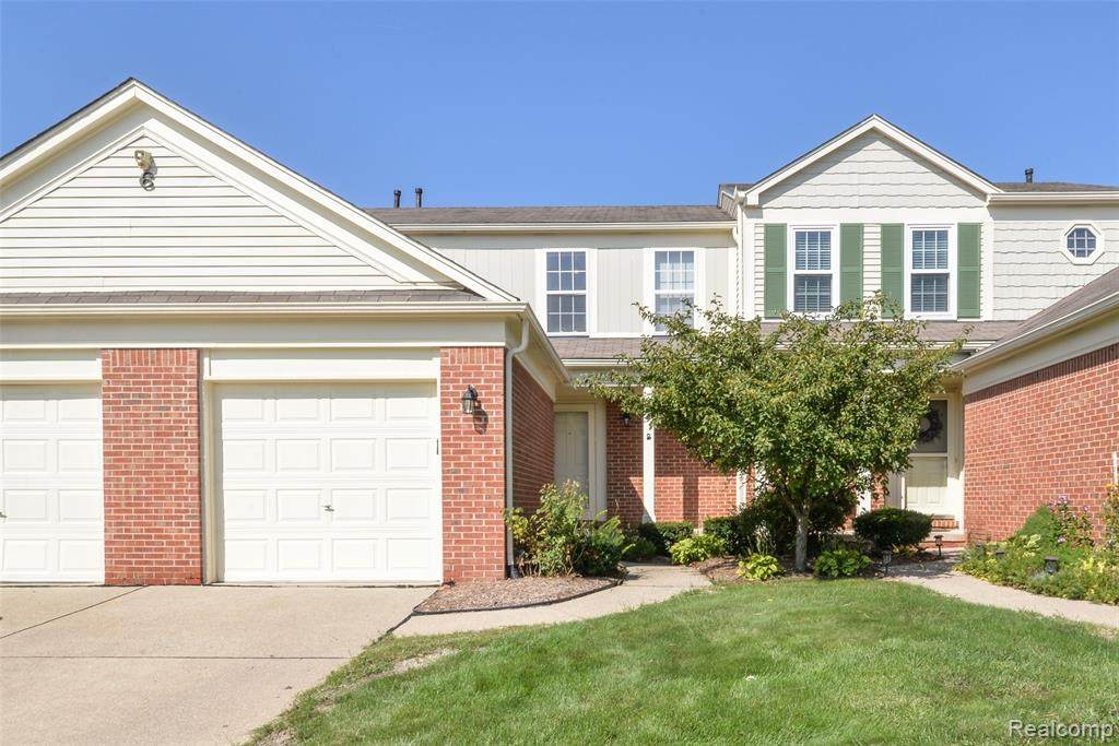 43584 Yorkville Drive - Photo 1