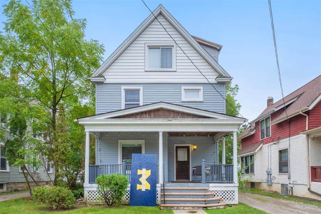 938 Dewey Avenue - Photo 1