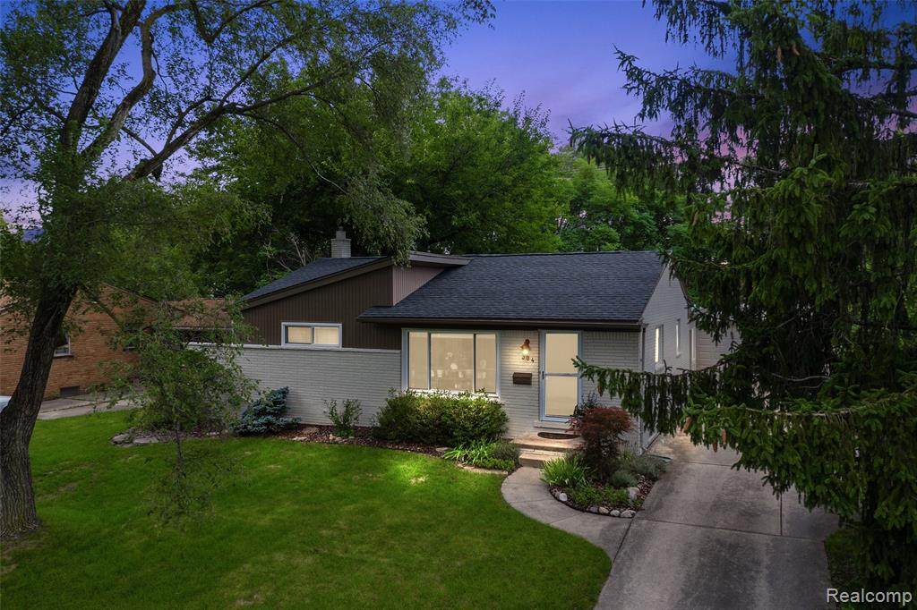 304 Thalia Avenue - Photo 1