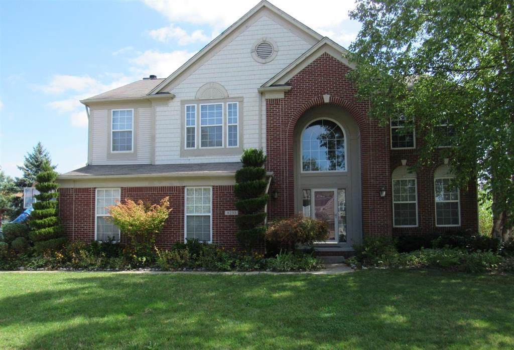 8233 Hummingbird Drive - Photo 1