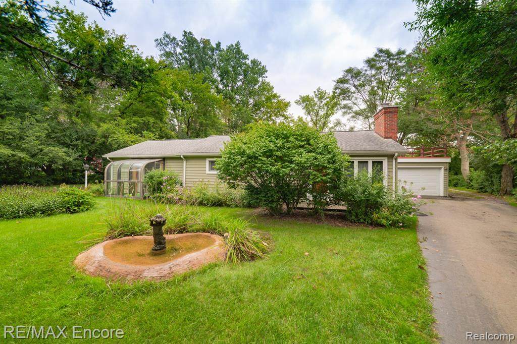 7015 Felix Drive - Photo 1
