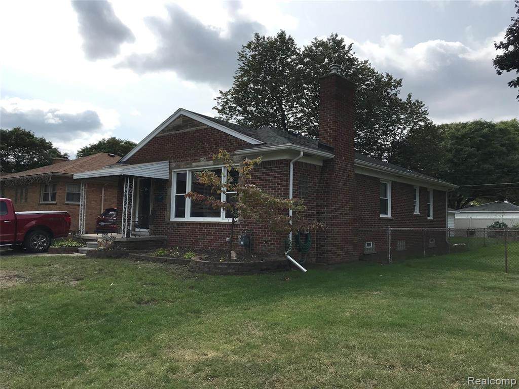 7435 Nightingale Street - Photo 1