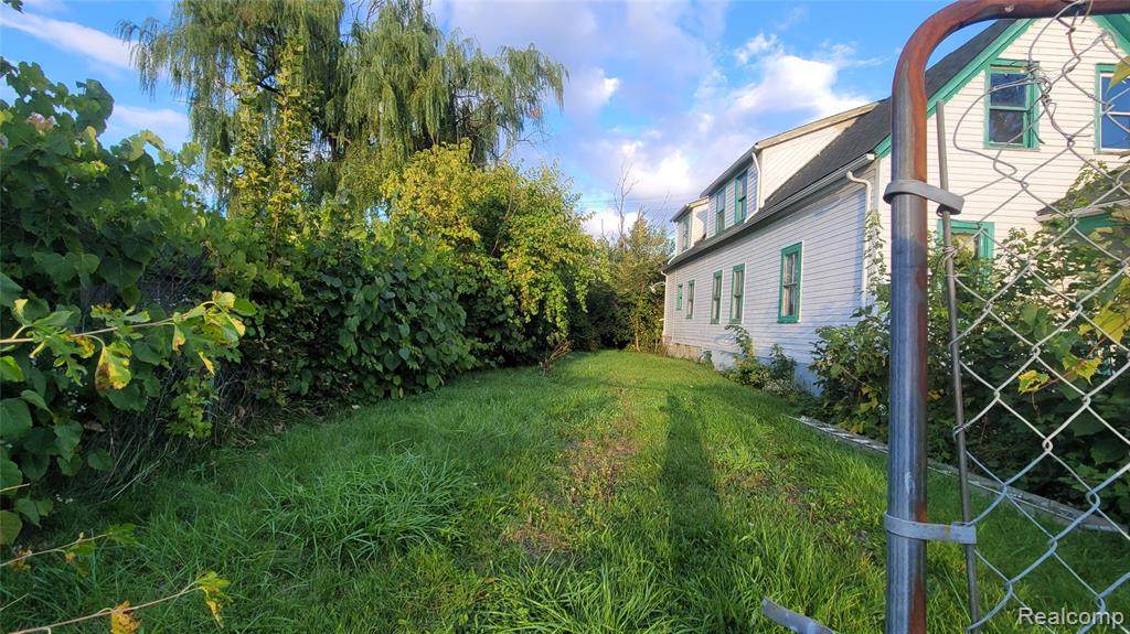 4444 Dubois - Photo 1