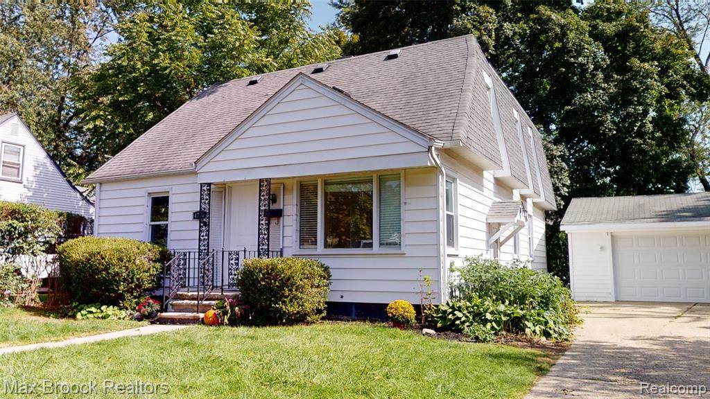 4702 Tonawanda Avenue - Photo 1