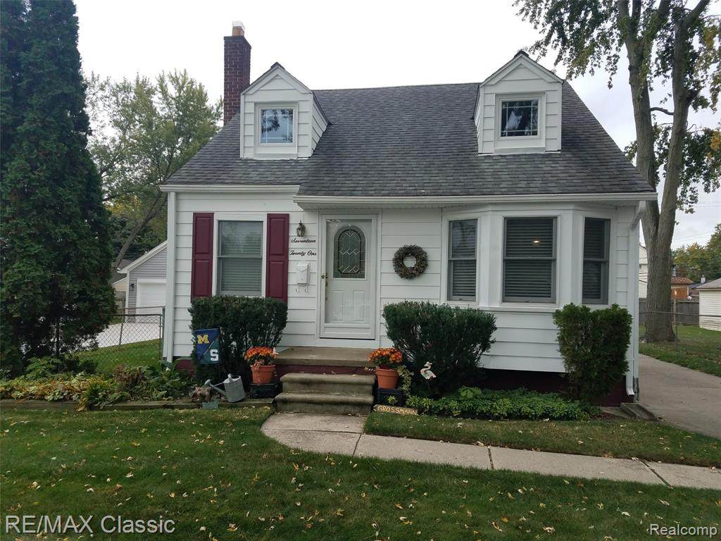 1721 Cambridge Road - Photo 1