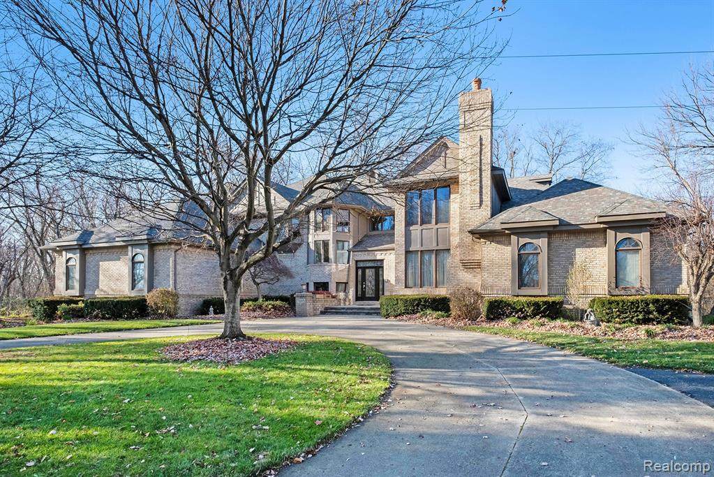 7845 Pleasant Ridge Drive - Photo 1