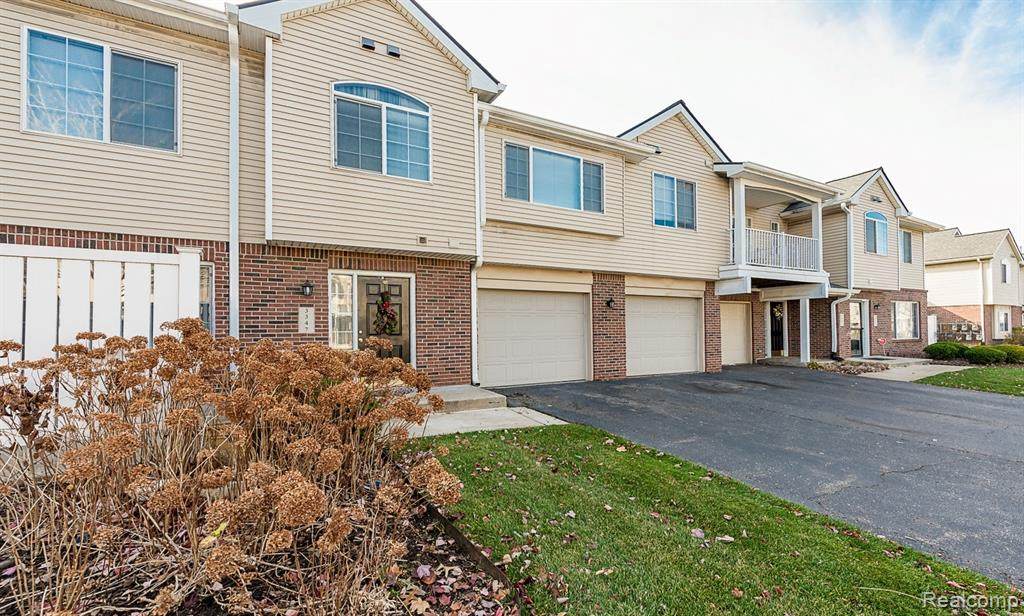 3347 Northpointe Boulevard - Photo 1