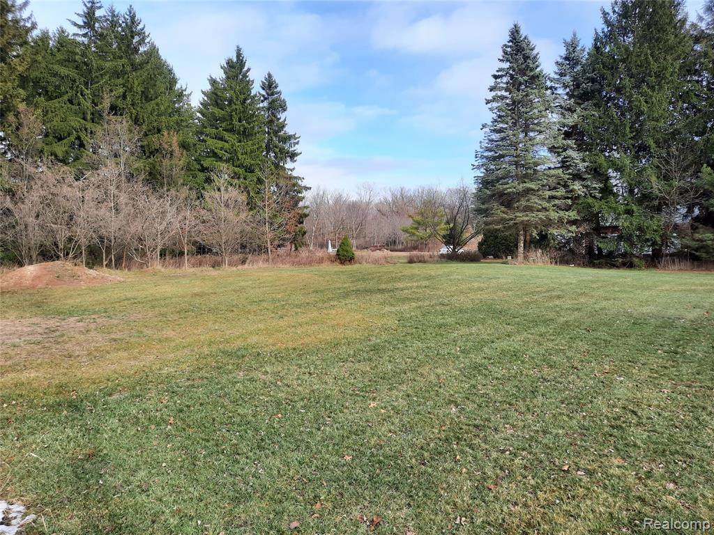 60 Ormsby - Photo 1